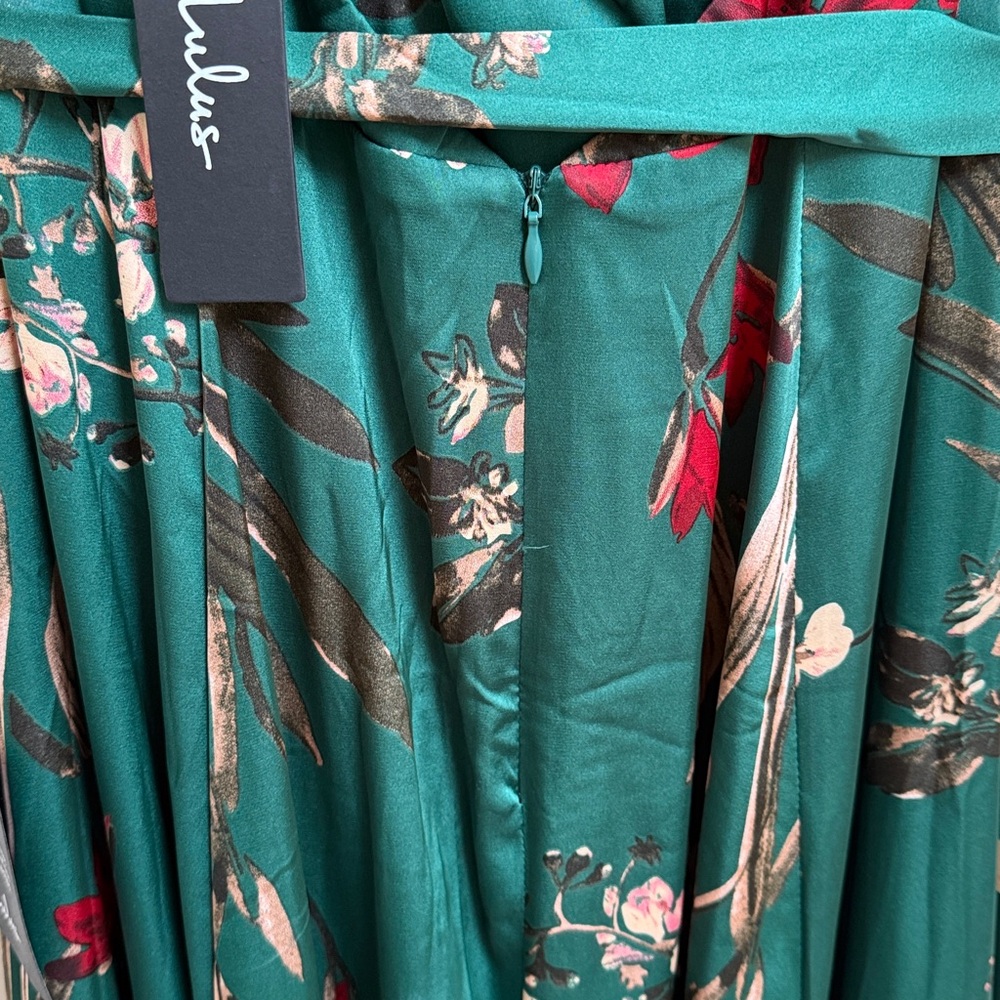NWT Lulu’s Green Floral Satin Wrap Style Maxi Dress Sz L - Picture 6 of 10